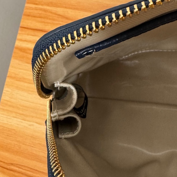 NEELY & CHLOE NWOT w/Dust Bag No. 17 Large Pebble Cosmetic Case in Navy - Picture 9 of 9